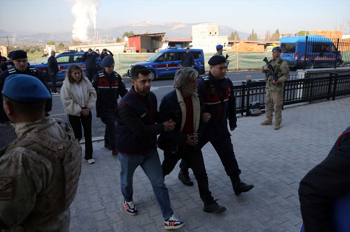 Yaşlı çiftin altınları için yakılarak öldürüldüğü belirlendi! 6 zanlıdan biri torun 11